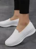 Scarpe casual da donna in maglia flessibile piatto nero leggero lavoro morbido lavoro slip-on lady white barca traspirante a basso prezzo 112