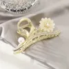 Клипы для волос Barrettes Crystal Flower Hair Claw Crab Clips Девушки Жемчужные варенья для волос аксессуары для волос металлические волосы когтя Жемчужные акула для женщин 240426