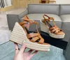 Sandales classiques Dernières chaussures d'été de mode épaisse nappe de nappe à eau épaisse talon Femme Chaussures 125 cm Femmes en cuir breveté à talons hauts C9289631
