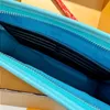 23SS Kadın Kıdemli Tasarımcı Debriyaj Çantaları Pochette Man Taşıma Çanta Çanta Çantası Çanta Orijinal Cowhide Messenger Çantası 25cm Kahrp