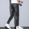 Heren jeans 2022 lente/zomer nieuwe Koreaanse editie heren jeans elastische slanke fit leggings heren jeans jeugd grijze broek plus size broek