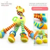 Mobiler# Soft Giraffe Animal Handbells Rattles Plush Infant Baby Development Handle Toys Hot Selling With Teether Baby Toy för nyfödda D240426