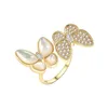 Ontwerper Hoge versie V Goud Hoge versie Beimu Butterfly Ring 3d Light Luxe Wegvinger Vrouw Personaliseerd klein en populair internet