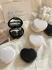 Contacts Lens Accessoires 1pc Simple Black and White Girl Heart Box Boîte de beauté Femmes Voyage Sweet Container D240426