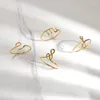 Ringos de cluster 2024 Aço inoxidável Letra de caligrafia simples para mulheres Nome do anel Casamento Casal Jóias de Natal Presente de Natal