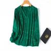 Kvinnors blusar 2024 Retro Spring Jade Green Natural Mulberry Silk Hualuo Jacquard Satin Light Luxury V-ringen Långärmad skjorta