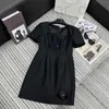 Robes sexy urbaines Designer Spring and Summer Nouveau Nanyou Pra Simple Elegant Style épissant le cou carré jupe A-Line Hem Robe à manches courtes pour femmes MSRT