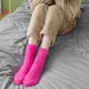 Godisfärg termisk varma plysch strumpor kvinnor korall fleece golv sock för kvinnliga flickor gåvor