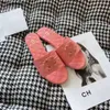2024SS Paris Designer Womens Slippers Summer Beach Luxury Channel Plaid Fashion Casual Casual Femmes Privated Letter Tongs Flip-Flops Size 35-42
