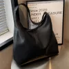 Spring/summer New Fashion Womens handbag One Shoulder Underarm Large Capacity Oblique Cross High Quality Commuting Tote Bag