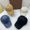 Fashion Italian Designer Broidered Nouveau automne / coton d'hiver les deux chapeaux intérieurs tridimensionnels Caps respirants légers pour la base rekw