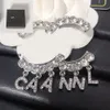 Designer Tassels Brooch Inware Diamond Pin Broche Pin sur les nombres de perle de la marque 18k Bijoux en or Suisse cadeau de fête de mariage Pin ACCESSOIRES ACCESSOIRES AVEC BOX