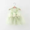 女の子のドレスベビープリンセスパーティーフラワーチャイルドドレスガール美しいペタルサスペンダーメッシュドレスチルドレン夏の甘い服
