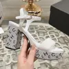 Sexiga sommardesigners Kvinnor Sandaler Stylish Letter 5cm 9cm High Heels Luxury Back Strap Open Toe Ankle Chunky Heel Sandal 35-41