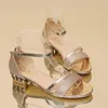 Fashion Woman Summer Gold Apro Sandal Dress Shoes Sandals Platform Platform Pompe a tacco Schema da donna 240417