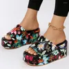 Slippers Summer Mulheres plataformas de cunha chinelos de lascas ao ar livre 2024 sandálias slides slides internos zapatillas mujer casa