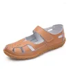 Casual Shoes Plus Size Women's Sandals 2024 Damer Bekväm Stängd tå kvinnor ihålig platt sommar utomhus promenad sneakers