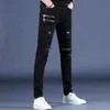 Jeans masculins jeans à la mode coréenne de style coréen noir skinny noire avec glissière à glissière de luxe pour hommes street trous slim fit for Casual Wear Motorcycle Q240427