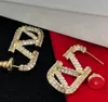 Designer V CZ Gold Hoop örhängen för kvinnor 18K Guldpläterad med modebrev Personlighetsstud för festsmycken gåva