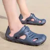 Zapatos casuales hombres 2024 frías sandalias de playa de verano zapatillas de deporte de jardín de agua pisos aguas arriba Homme