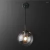 Vägglampa nordiskt rund glas boll sovrum kreativ personlighet av modern minimalistisk el korridor sänglampa.