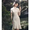 Vêtements ethniques 2024 Summer Cheongsam Slim Fashion Femmes Fishtail Robe Sexy Sexy Short Sleeve Beige Qipao