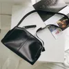 Borse a tracolla Rivet Big Bag 2024 Fashion Luxury Retro Leatch Portable Female Diagonale Tote Diagonale