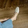 Casual Shoes 2024 Sommarkvinnor delade läder täckt tå chunky häl mulor slingback för sandaler