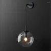 Vägglampa nordiskt rund glas boll sovrum kreativ personlighet av modern minimalistisk el korridor sänglampa.