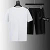 夏のメンズTシャツショーツ2ピースセットデザイナー半袖刺繍デコード複数の色TシャツメンズブラックホワイトラウンドネックTシャツ