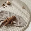 Одеяла рожденные мультипликационной муслиновой хлопчатополовой мягкий клетчатый коврик для детской баня