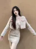 Sweet Women Two Piece Set Fashion 2023 Spring Automne Tweed Stracts courtes de veste robe Slim Fit Aline Jirts Matching Sets 240426