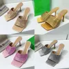 STILETTO FEMMES FEMMES SANDES MULES Sandales Mule Crystal Décoré Open Toee Chaussures de soirée Designer High Heels Factory Footwear avec boîte Original Quality