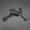 Gun Toys Miniature 1911 Alloy Pistol Toy Gun Keychain Model Assembleerbare en afneembare Pistolas Hanger For Boys Adult Gift T240428
