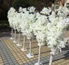 Dekoratif çiçekler 150 cm boyunda yapay kiraz çiçeği ağacı - düğün merkezinde