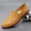 Lässige Schuhe Leder Männer Soft-Loole ultraleuchten Herren-Slipper Nicht-rutschfeste Mokassin