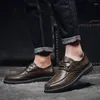 Sapatos casuais masculino masculino Sapato confortável 2024 Couro para homens Negócios Oxfords Vestido de noiva dirigindo