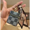 Creativity Presbyopia Car Keychain Luxury Keychain Coin Purse Pendant Charm Jewelry Keyring Holder PU Leather Flower Grid Designer Metal Key Chain 810