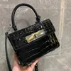 Shoulder Bags Yiyi's Factory Direct Sales 2024 Chaowang Red Hand Carrying Retro Box Bag Crocodile Portable One Messenger