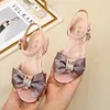 Mädchen Prinzessin Sandalen Sommer Kinder Low Heels Fashion Party Kleid Strand Schuhe Outdoor Kausal Sandalen Kinder weiche Sohle mit Bogen 240417