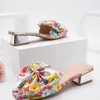 Отсуть обувь 2024 Модные цветы печатные женские сандалии