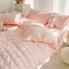 Sängkläder set prinsessan seersucker set tvättade bomullsängar ins fasta färg ruffle spets quilt täcker lakan för flickor vuxna 3/4 st