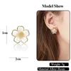 Boucles d'oreilles de goujons de la mode corée des pétales colorés perle pour femmes simples fleurs creux de boucle de fée joyau de tournesol