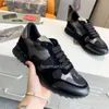 Scarpe in pelle da uomo Sport Sneaker spesse allenatore di marca di moda per stallone Rivet 2024 SOLE SOLUE DESIGNER CHUAST CHUASH PACI VOLENTYNO VLOGOO SCHEDA 8C6R