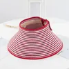 Beretten geweven Cap Foldable Rot Straw Sun Hat For Women Stijlvol gestreept strand met UV -bescherming Ideale tuinieren visreizen