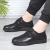 Scarpe casual maschile di scarpe da uomo con il pizzo comodo non slittanti leggeri saccheggiatori sapatos maschilino