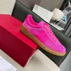 2024 Designer Valentyno Schuhe Sneakers Student Trainer Vlogoo Neues flaches Boden echtes Leder vielseitig kleine weiße Frauen Freizeitpaar Brett