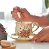 Elfenbensrosa keramiska koppar och tefat sätter 8 oz av 6 vintage blommor porslin te fancy kaffe med gyllene rack 240422