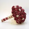Bellissima rosa artificiale Bianco e avorio Fiori del nastro mozzafiato per perle perle perle perle Bridesmaid Wedding Bouquet 240425 240425