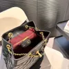 Designer borsetta Brassa di marca da donna di lusso Lingge ricamato zaino femminile Nuovo popolare borsa a catena versatile piccola borsa da viaggio di moda